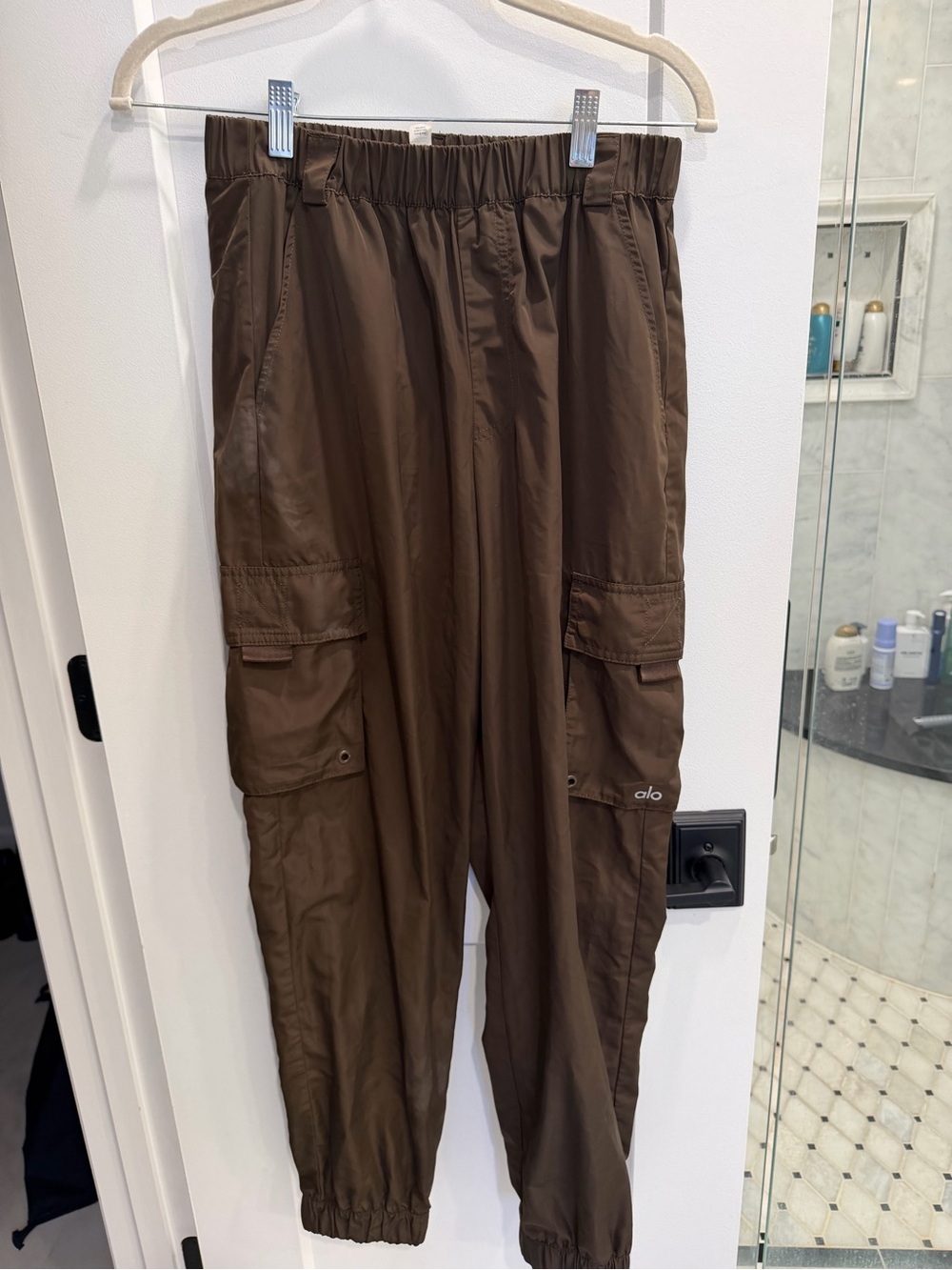 Alo Women’s Brown Cargo Jogger Pants